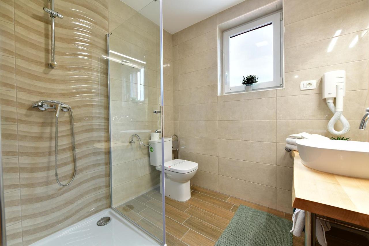 House Bela Vido Hotel Dreznik Grad Luaran gambar